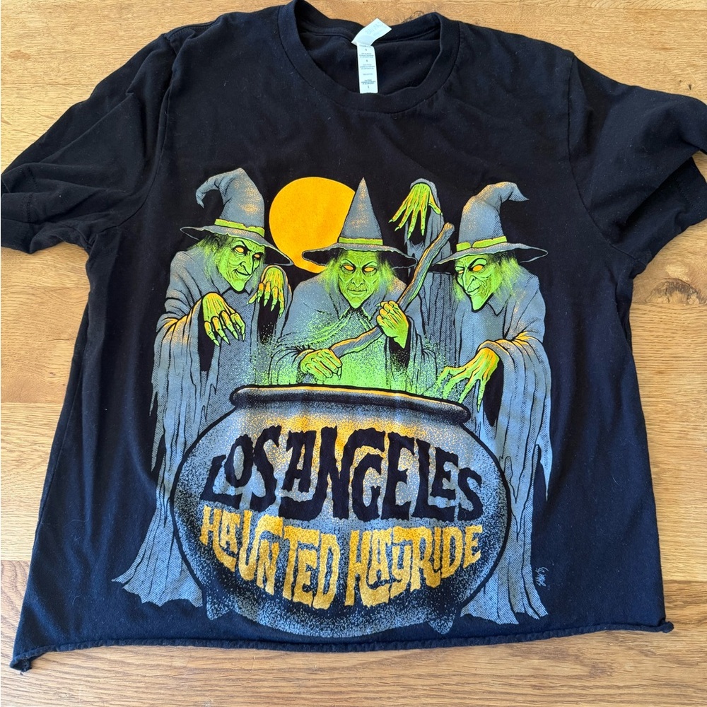 Los Angeles haunted hayride witch graphic tee size small